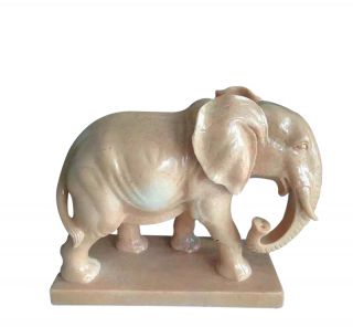 石雕大象的鼻子有什么作用和寓意呢？