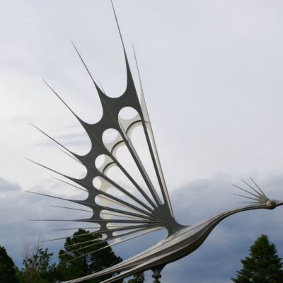 湖邊不銹鋼仿真白鷺雕塑是怎么制作出來的？