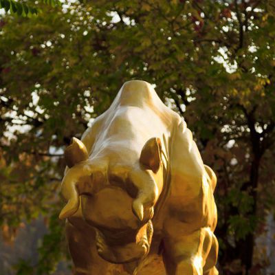 公園奔牛動(dòng)物石雕是怎么制作出來的？