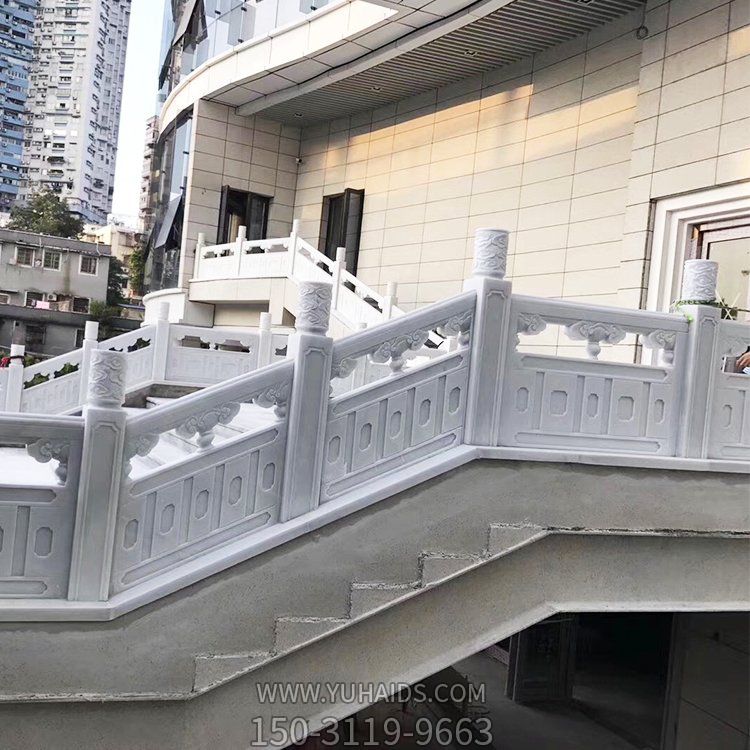 別墅小區(qū)戶(hù)外大理的護(hù)欄雕塑