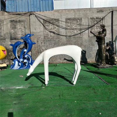 抽象極具藝術感的梅花鹿，玻璃鋼材質，白色