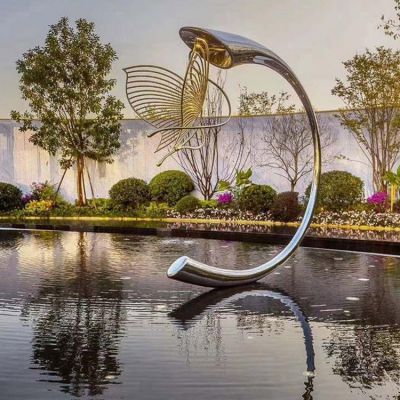 不銹鋼湖面創(chuàng)意景觀雕塑，蝴蝶、c型環(huán)