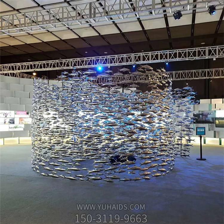 室內創(chuàng)意不銹鋼鏡面創(chuàng)意魚群雕塑