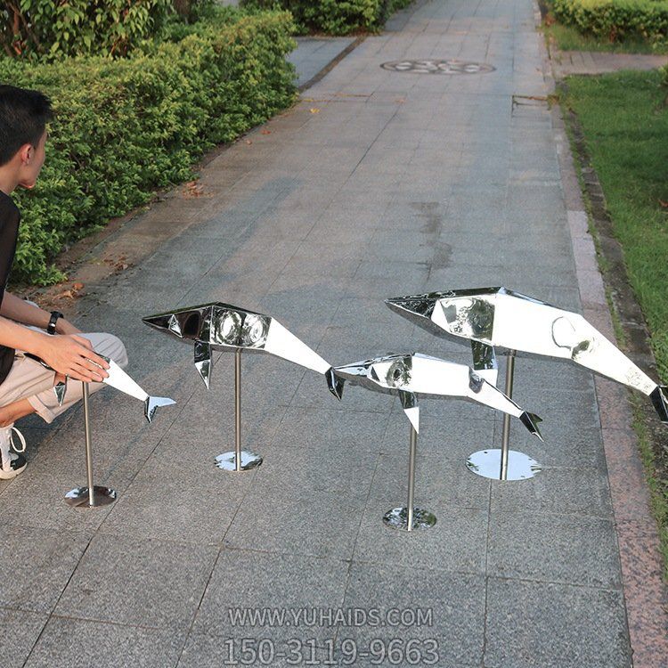 噴泉水景戶(hù)外園林抽象幾何不銹鋼小魚(yú)景觀雕塑