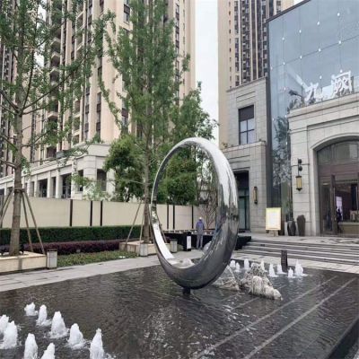 不銹鋼鏡面圓環(huán)景觀雕塑，園林水景噴泉裝飾景觀
