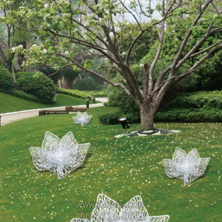 園林綠地不銹鋼蓮花雕塑景觀