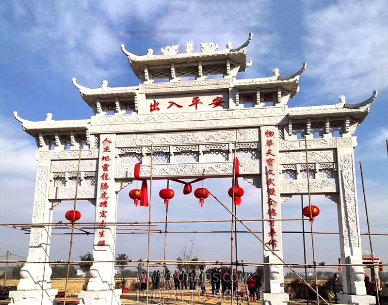 農(nóng)村建設裝飾村口擺放三門仿古建筑牌坊雕塑