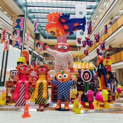 商場室內(nèi)裝飾玻璃鋼卡通主題公仔雕塑