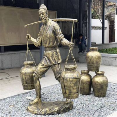 酒文化玻璃鋼仿銅戶外園林景區(qū)景點(diǎn)挑著酒桶的人物景觀