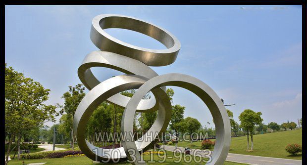 不銹鋼創(chuàng)意戶外草坪圓環(huán)雕塑