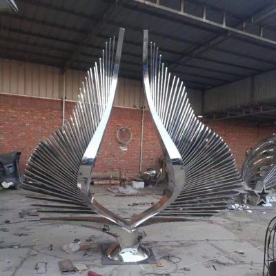 不銹鋼噴漆翅膀雕塑是怎么制作出來的？