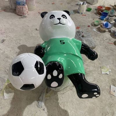 卡通彩繪熊貓雕塑是怎么制作出來的？