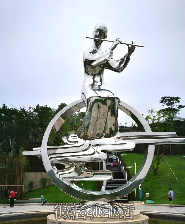 戶外不銹鋼創(chuàng)意景觀吹笛子的人物雕塑
