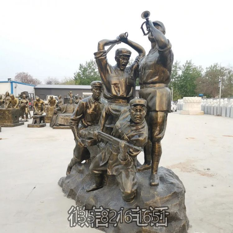 玻璃鋼仿銅沖鋒抗戰(zhàn)人物雕塑