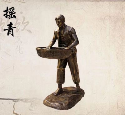 玻璃鋼仿銅茶文化搖青的人物雕塑