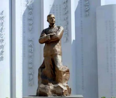 瞿秋白銅雕塑像