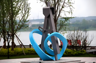 不銹鋼圓規(guī)雕塑